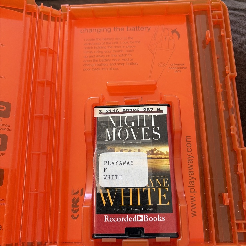 Playaway Audiobook Ex Library - Night Moves By Randy Wayne White - Picture 3 of 4
